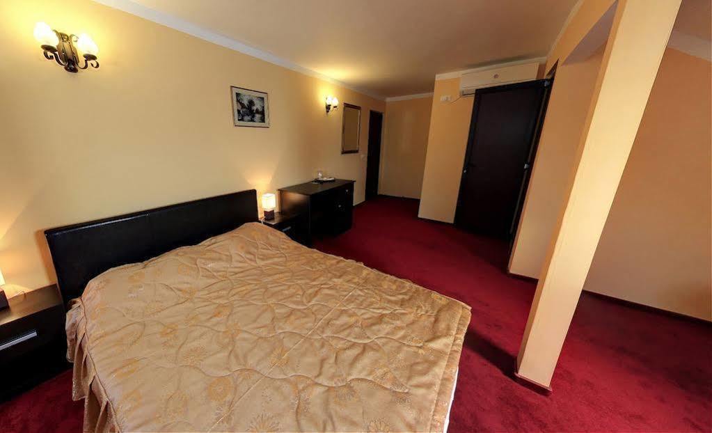 La Storia Guest House Piteszti Zewnętrze zdjęcie